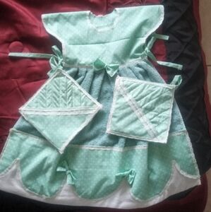 Homemade oven towel set
